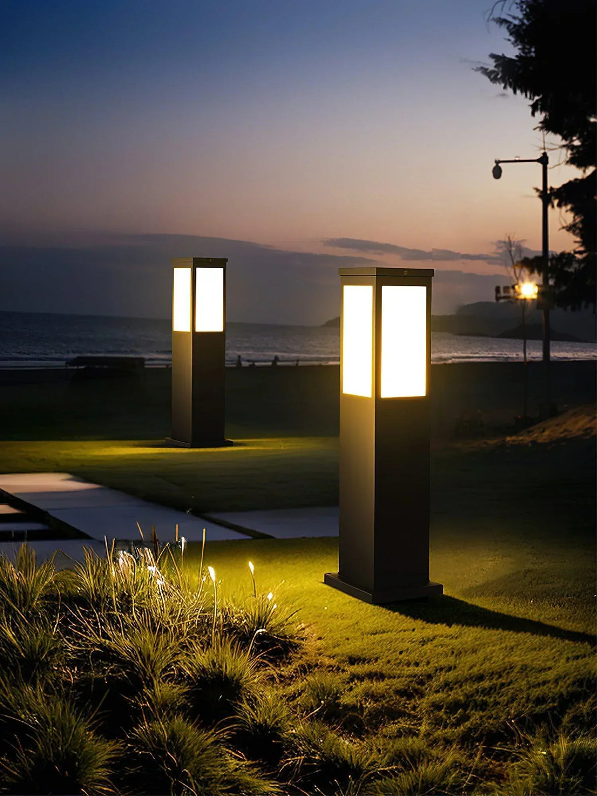 Square Modern Bollard Outdoor Iron Light – Iron detail 6