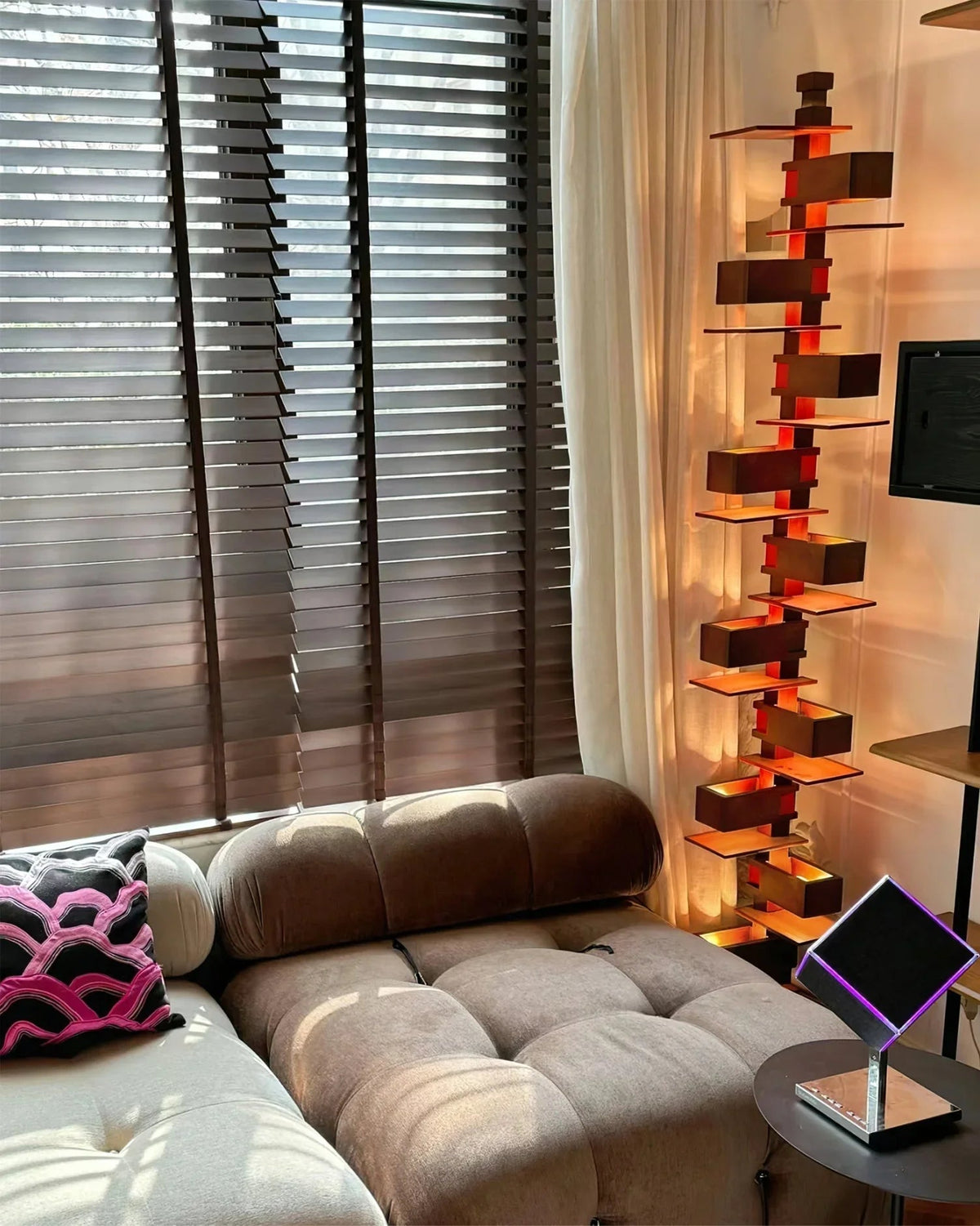 Stacking Wood Floor Lamp – Wood detail 23
