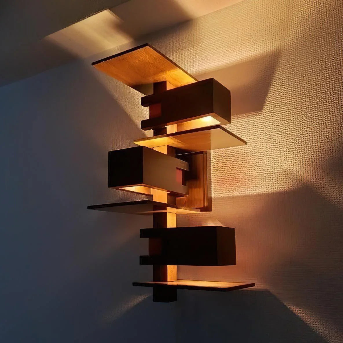 Taliesin Wood Wall Lamp – Wood detail 13