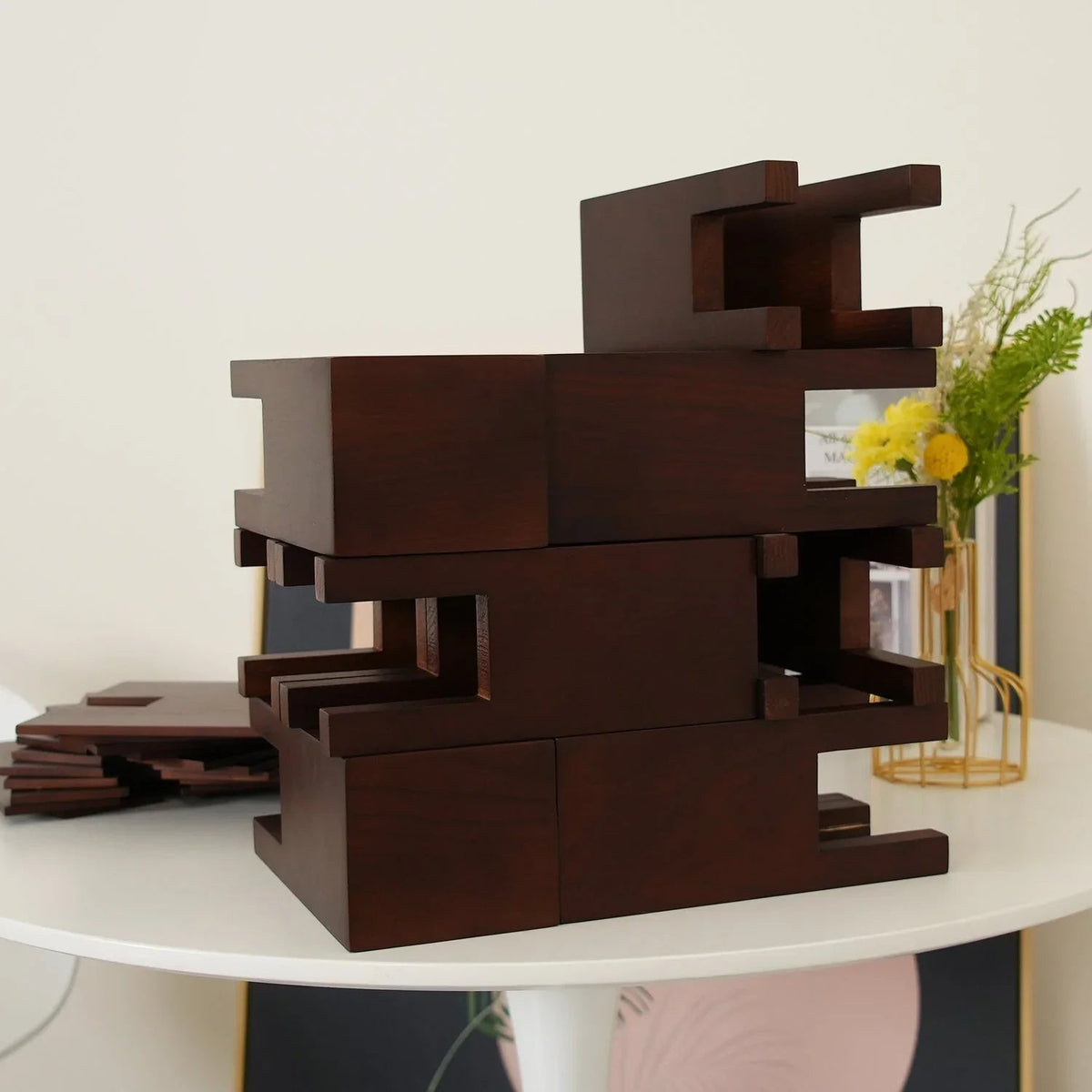Taliesin Wood Wall Lamp – Wood detail 14