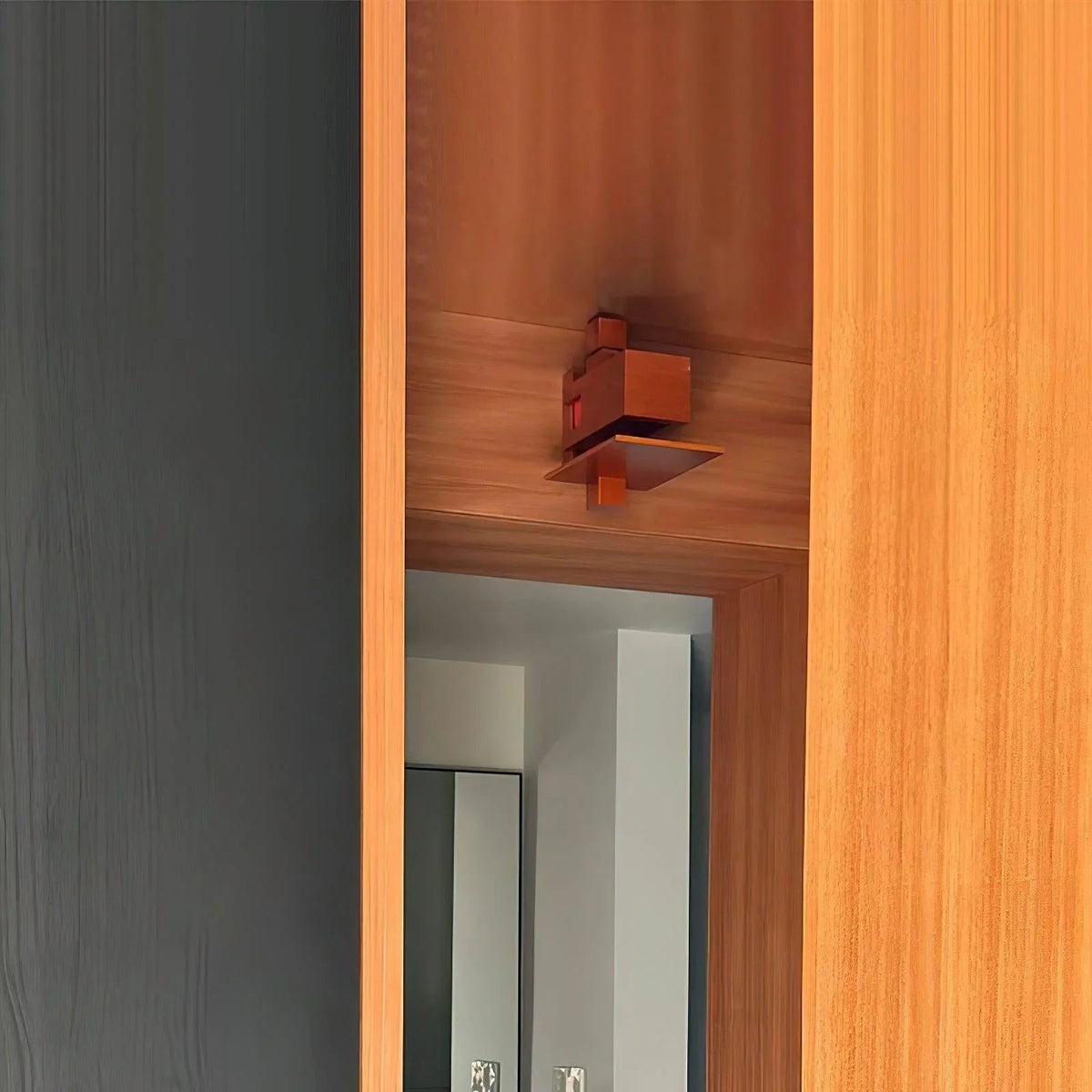 Taliesin Wood Wall Lamp – Wood detail 15