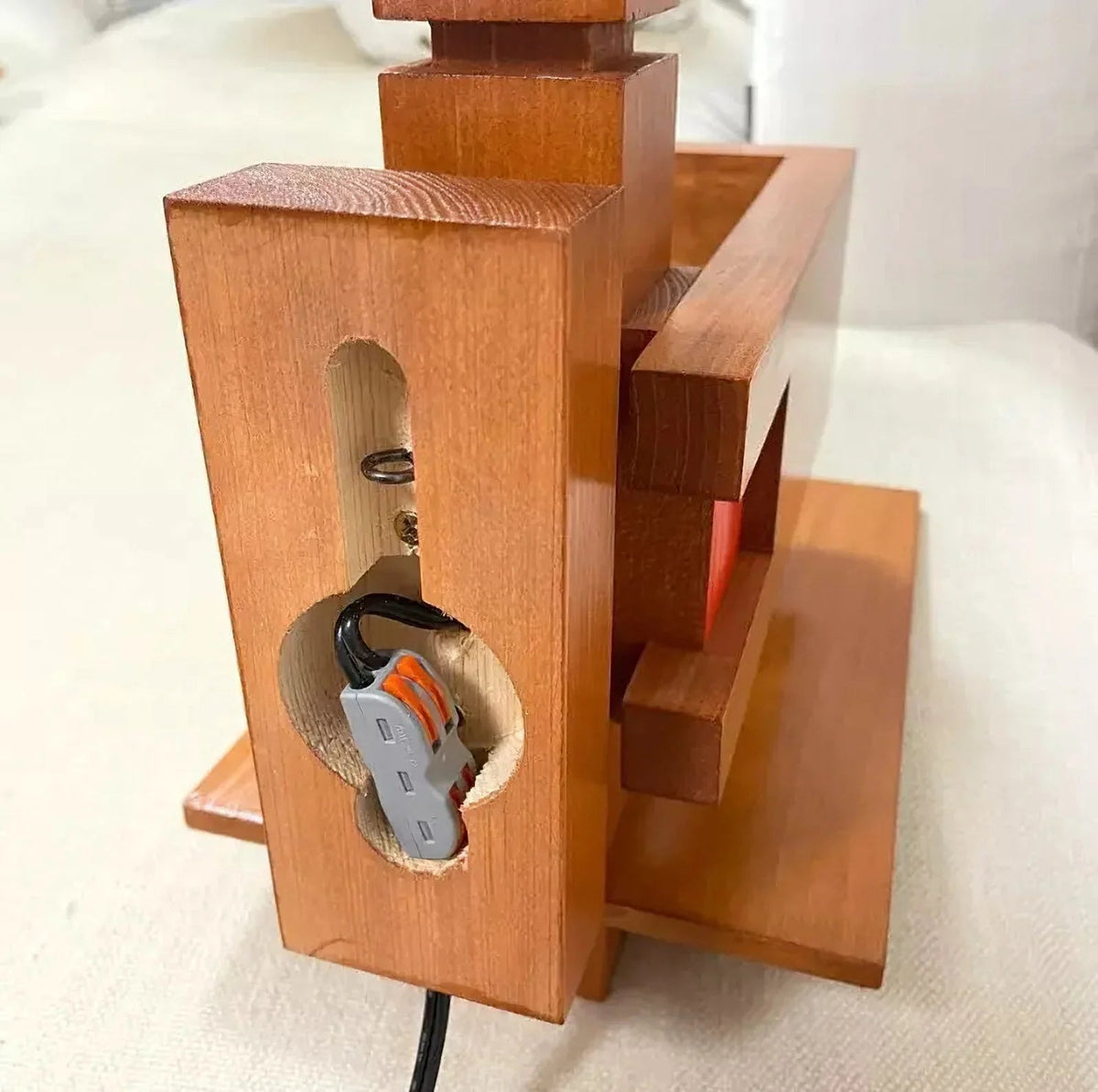 Taliesin Wood Wall Lamp – Wood detail 16