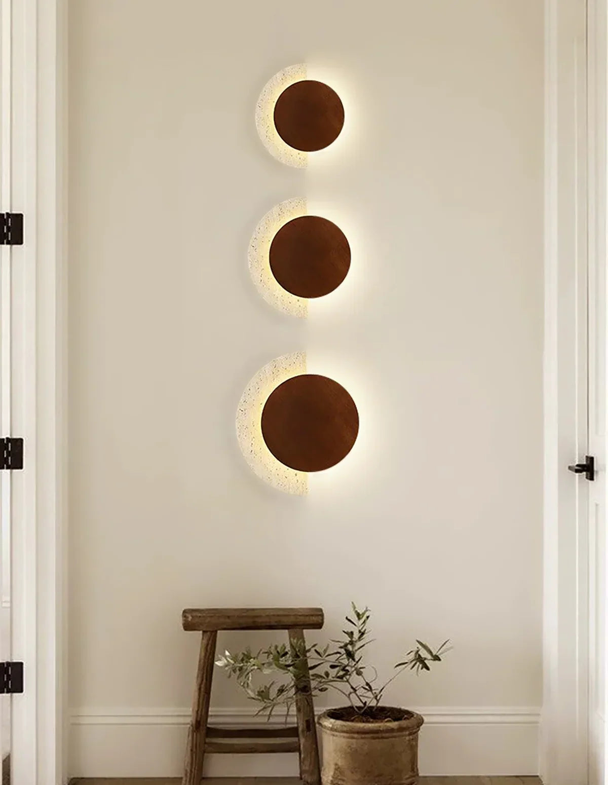 Travertine Crescent Halo Wall Sconce – Travertine detail 7