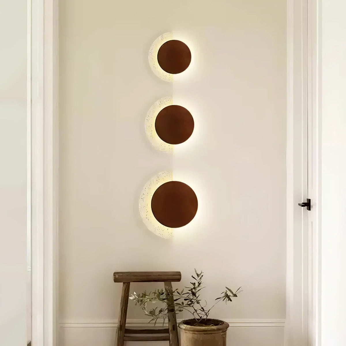Travertine Crescent Halo Wall Sconce – Travertine detail 3