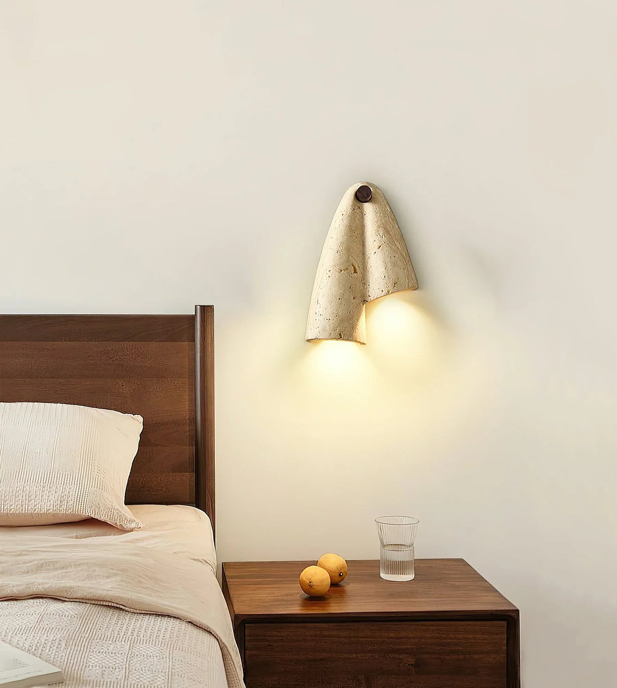 Travertine Pearlmont Wall Lamp – Travertine detail 3