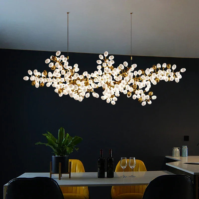 Valiant Glass Chandelier, Horizontal – Glass detail 2