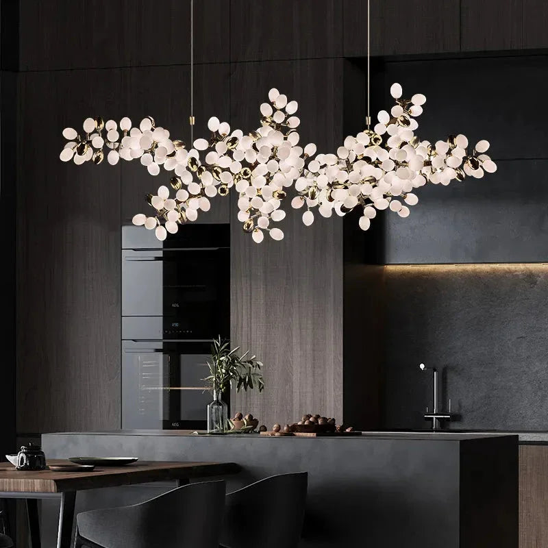 Valiant Glass Chandelier, Horizontal – Glass detail 11