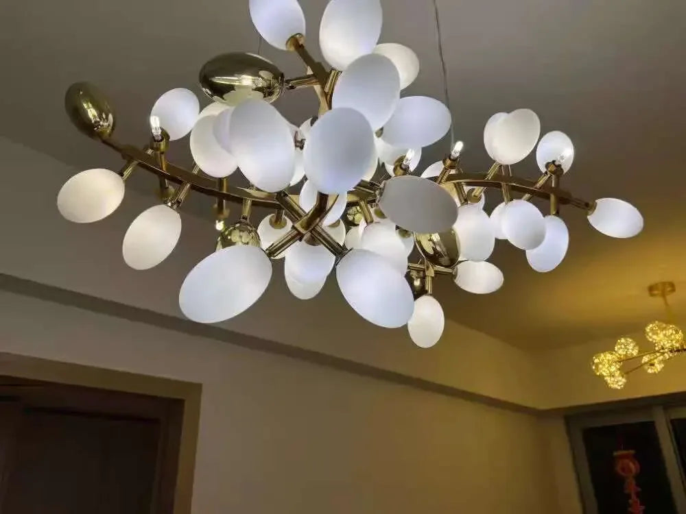 Valiant Glass Chandelier, Horizontal – Glass detail 17