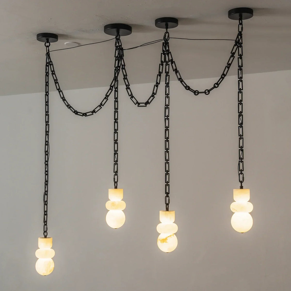 Alabaster Cylindrical Chain Chandelier – Alabaster detail 40
