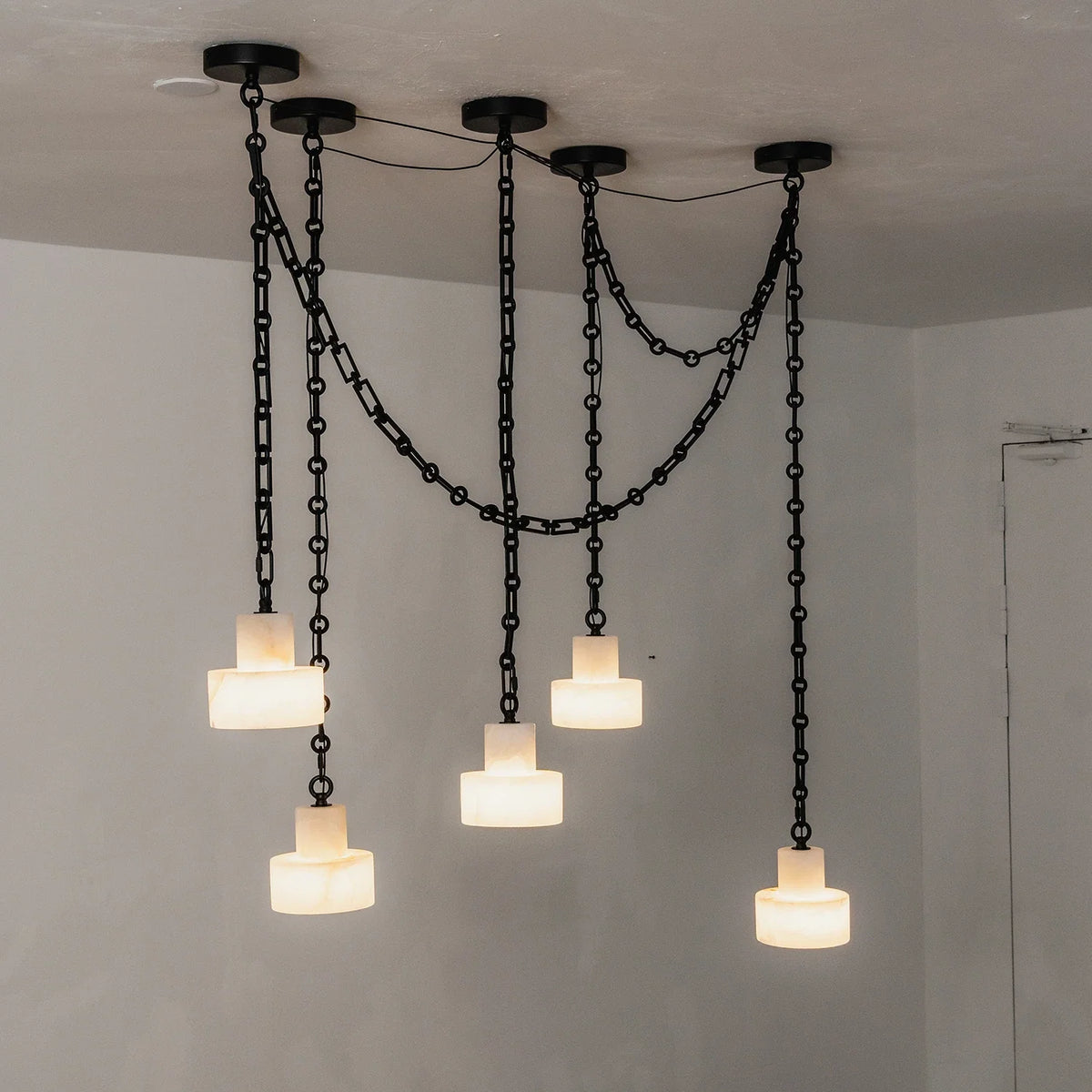 Alabaster Cylindrical Cluster Chain Chandelier – Alabaster detail 37