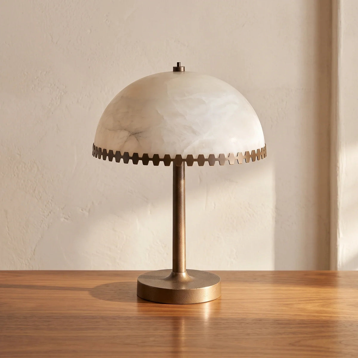 Alabaster Dome Trim Table Lamp – Alabaster detail 13