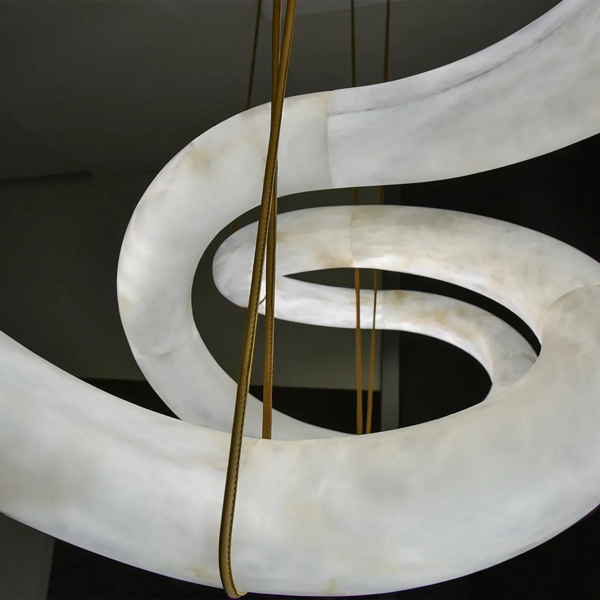 Alabaster Loop Chandelier – Alabaster detail 9