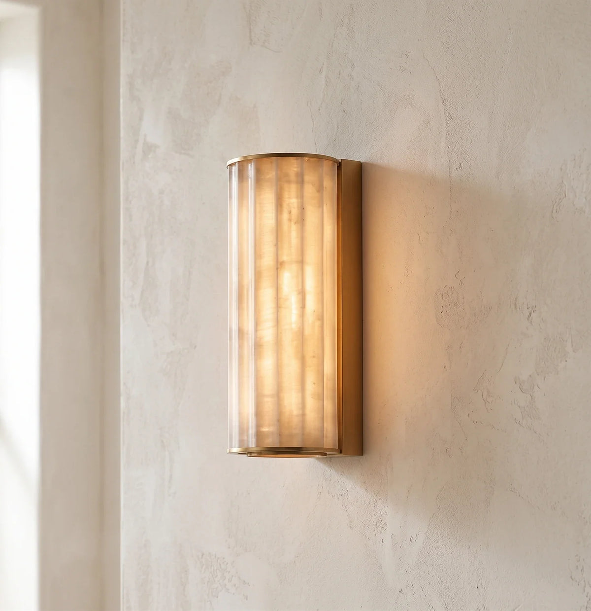 Alcott Fluted Alabaster Column Wall Sconce – Alabaster detail 11