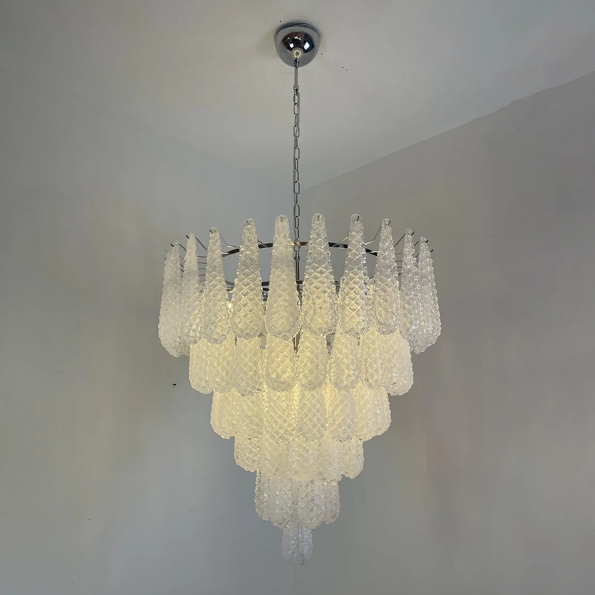 Amaris Tiered Teardrop Glass Chandelier – Glass detail 39