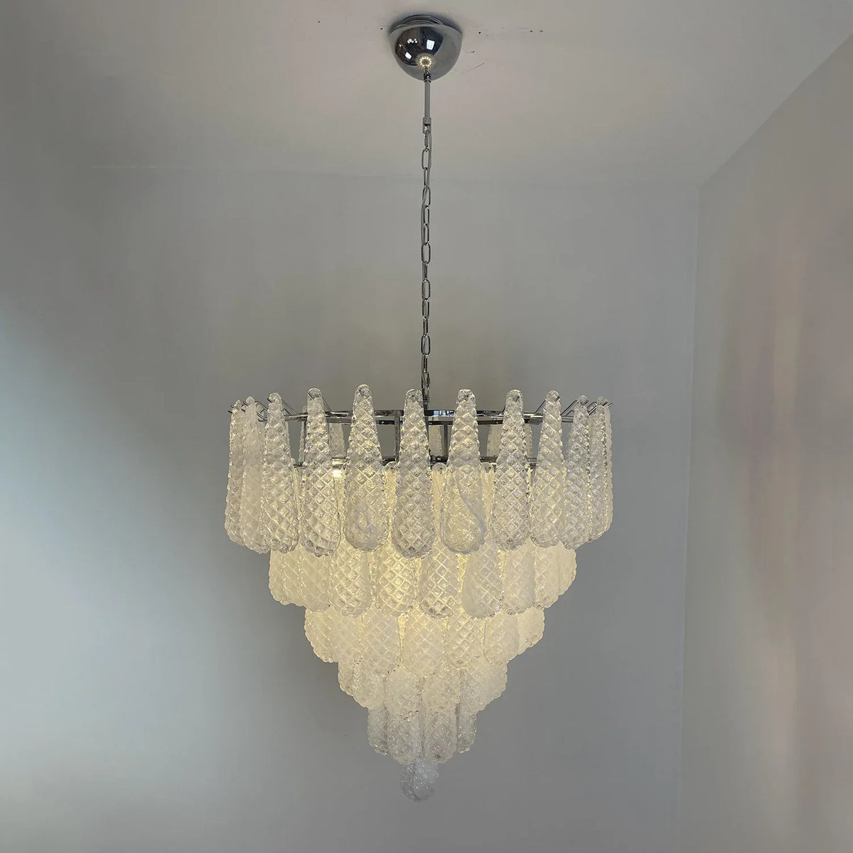 Amaris Tiered Teardrop Glass Chandelier – Glass detail 38