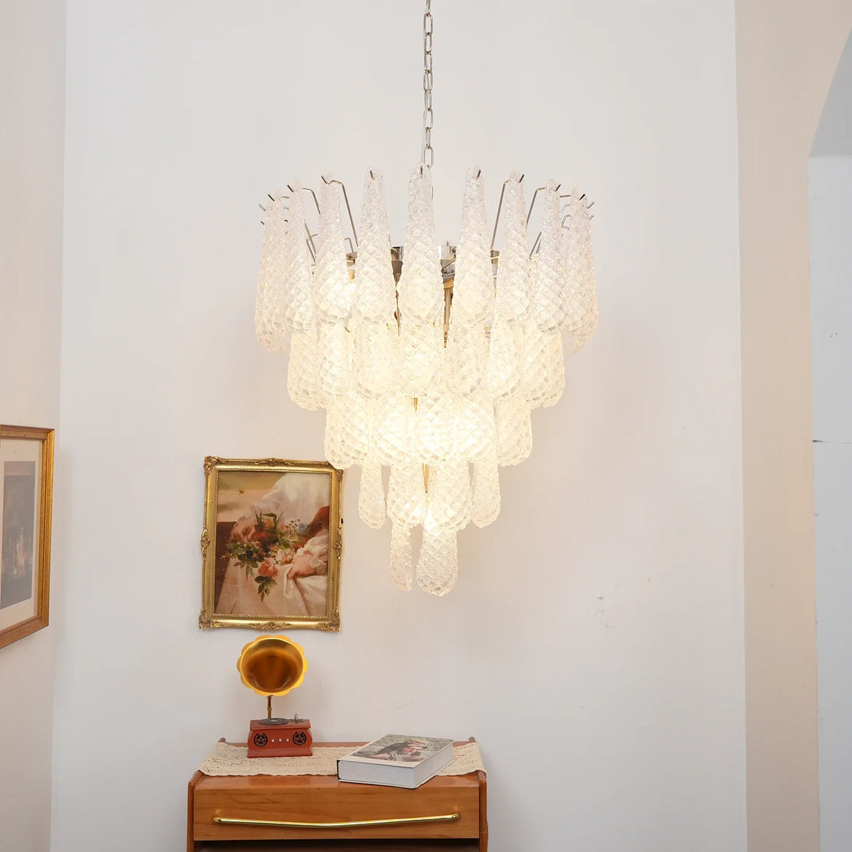 Amaris Tiered Teardrop Glass Chandelier – Glass detail 9