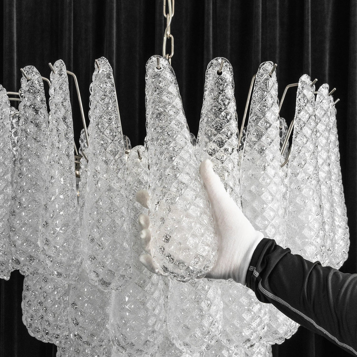 Amaris Tiered Teardrop Glass Chandelier – Glass detail 25