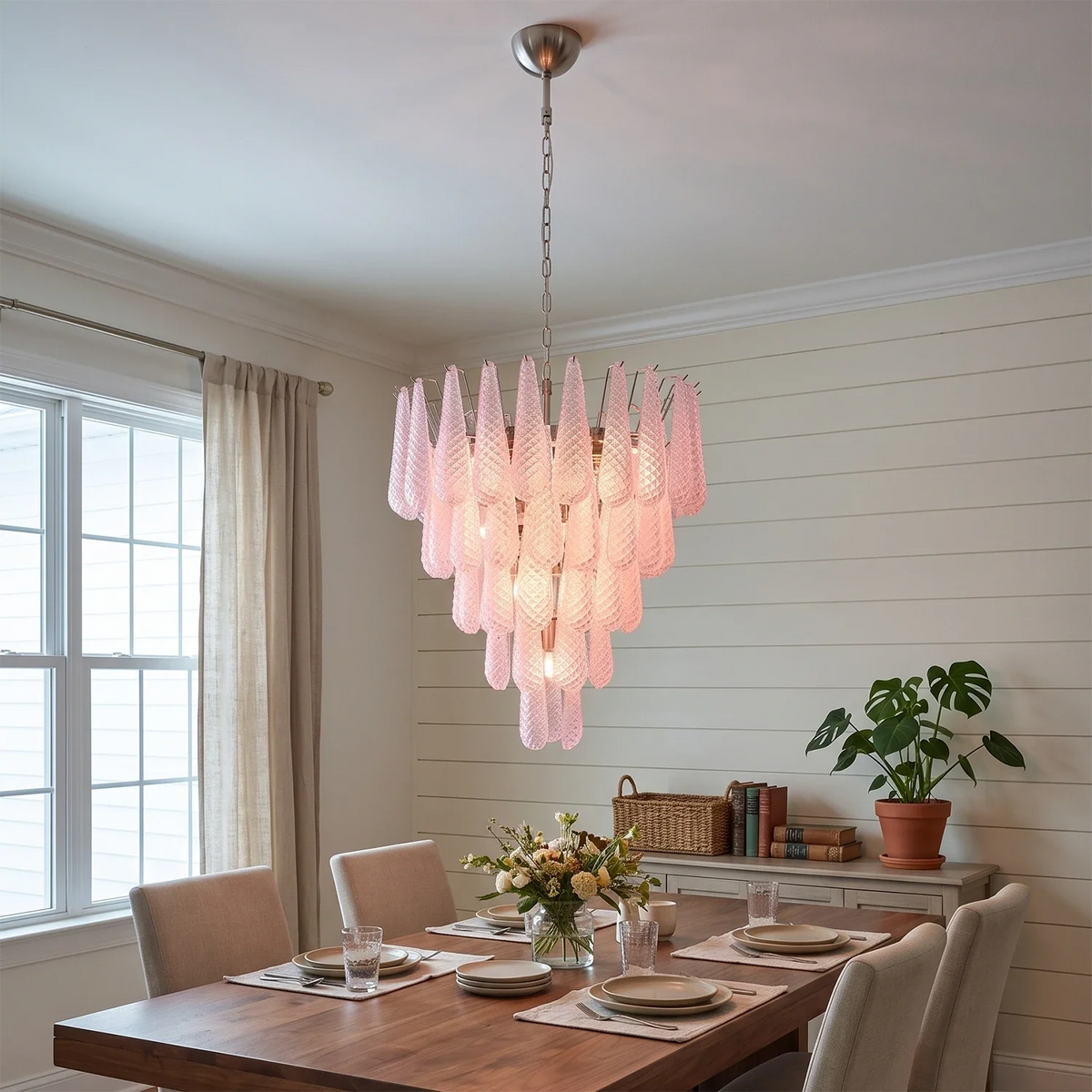 Amaris Tiered Teardrop Glass Chandelier – Glass detail 3