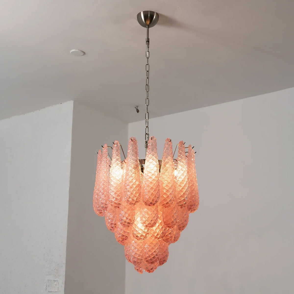 Amaris Tiered Teardrop Glass Chandelier – Glass detail 31