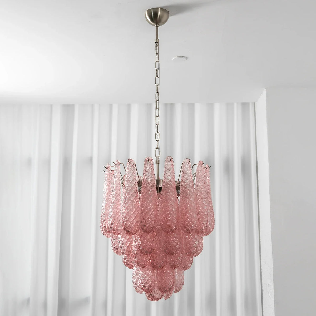 Amaris Tiered Teardrop Glass Chandelier – Glass detail 33