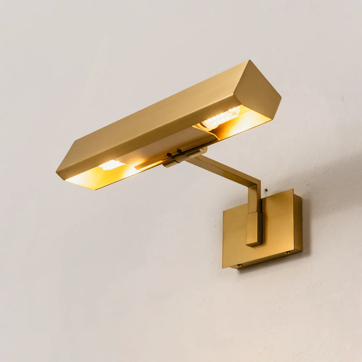 Arden Picture Brass Light Wall Sconce – Brass detail 23