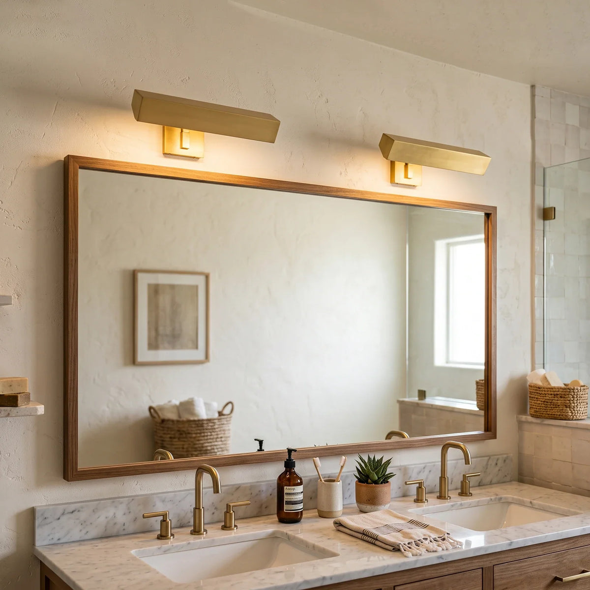 Arden Picture Brass Light Wall Sconce – Brass detail 5