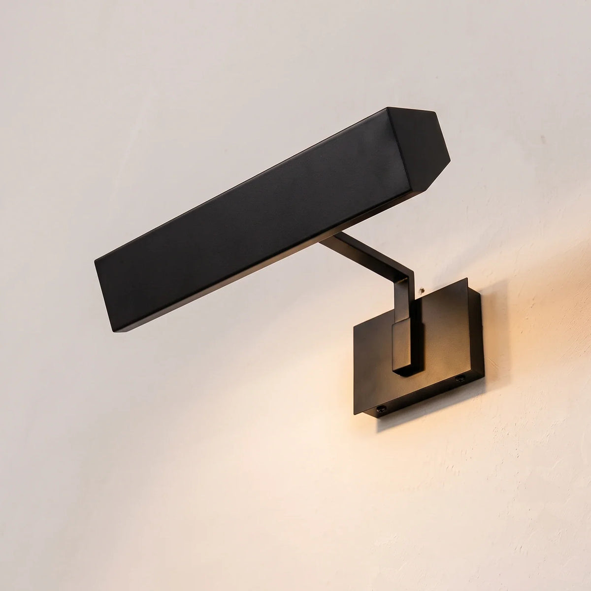 Arden Picture Brass Light Wall Sconce – Brass detail 20