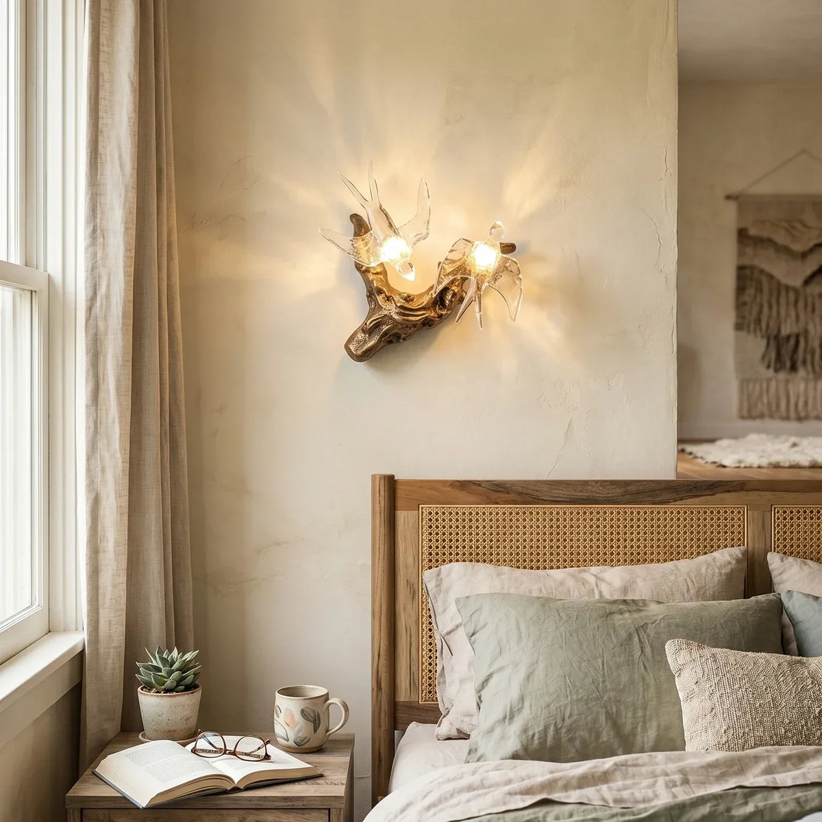 Artistic Glass Flying Bird Vines Wall Lamp – Glass detail 3