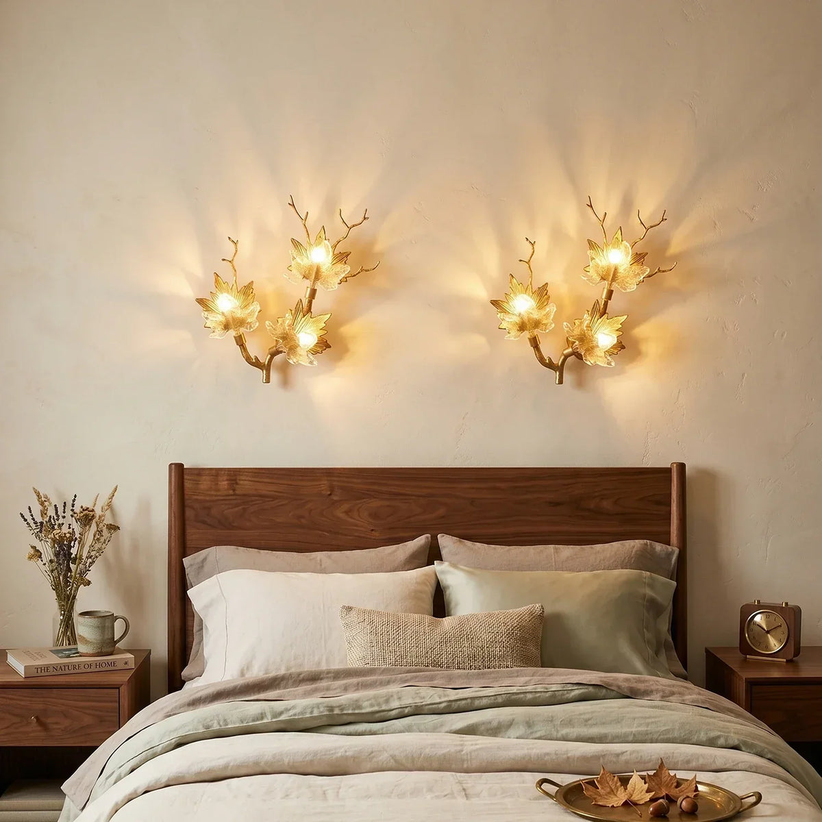 Brass Maple Leaf Glass Sculpture Wall Lamp – Glass detail 8