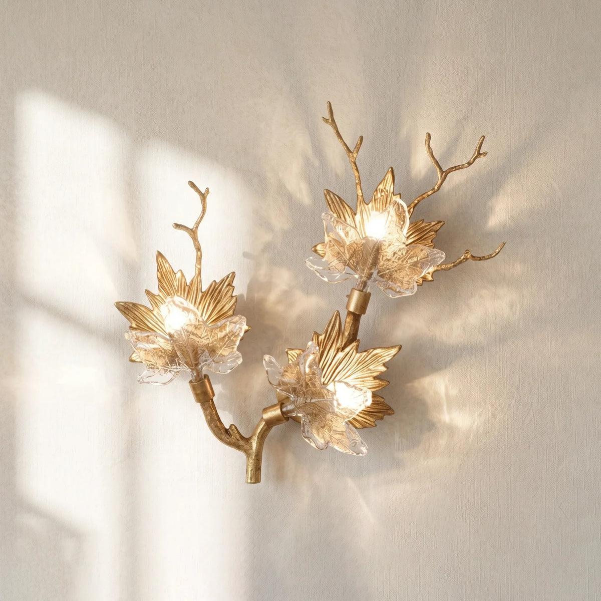 Brass Maple Leaf Glass Sculpture Wall Lamp – Glass detail 13