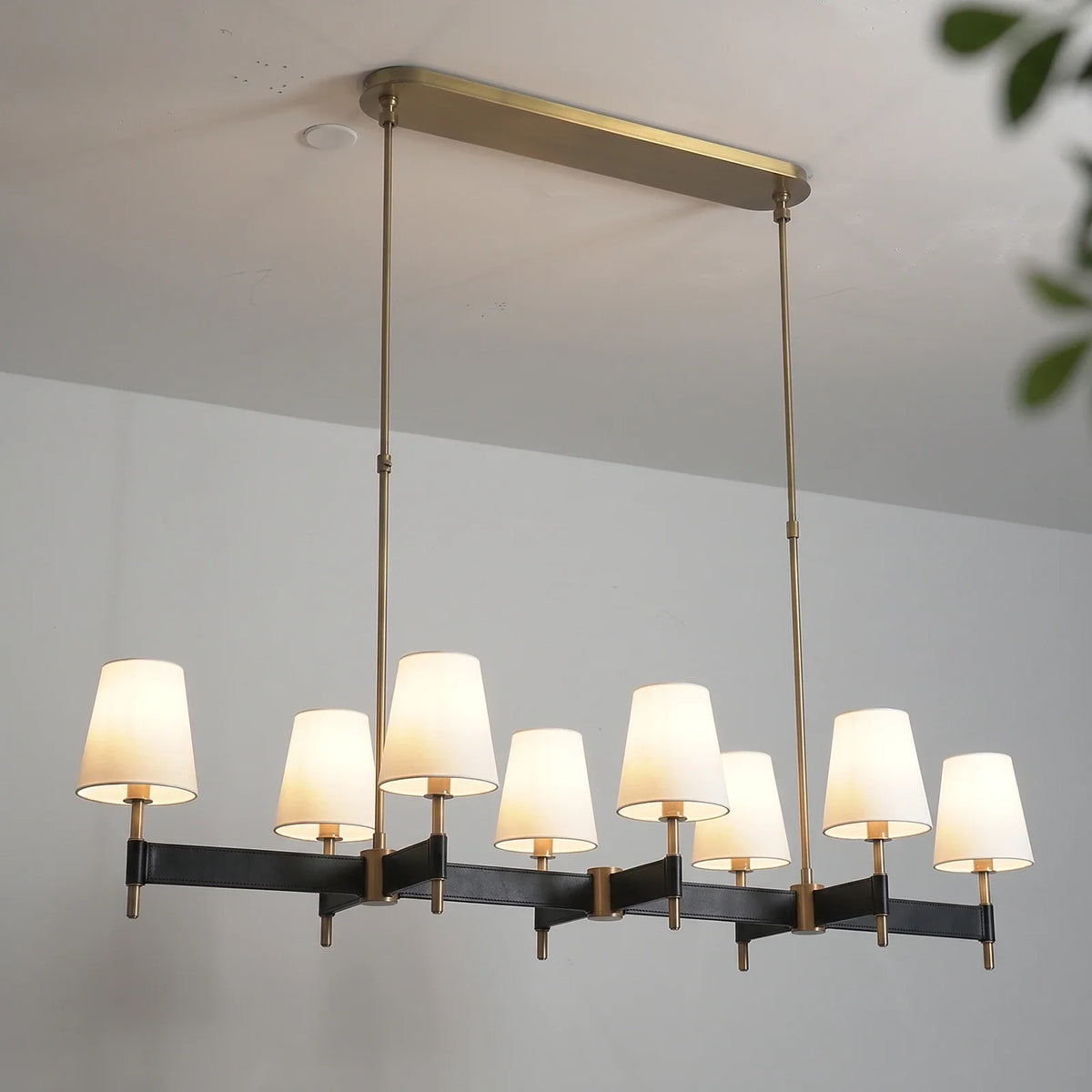 Bridell Leather-Wrapped Brass Chandelier – Brass detail 22