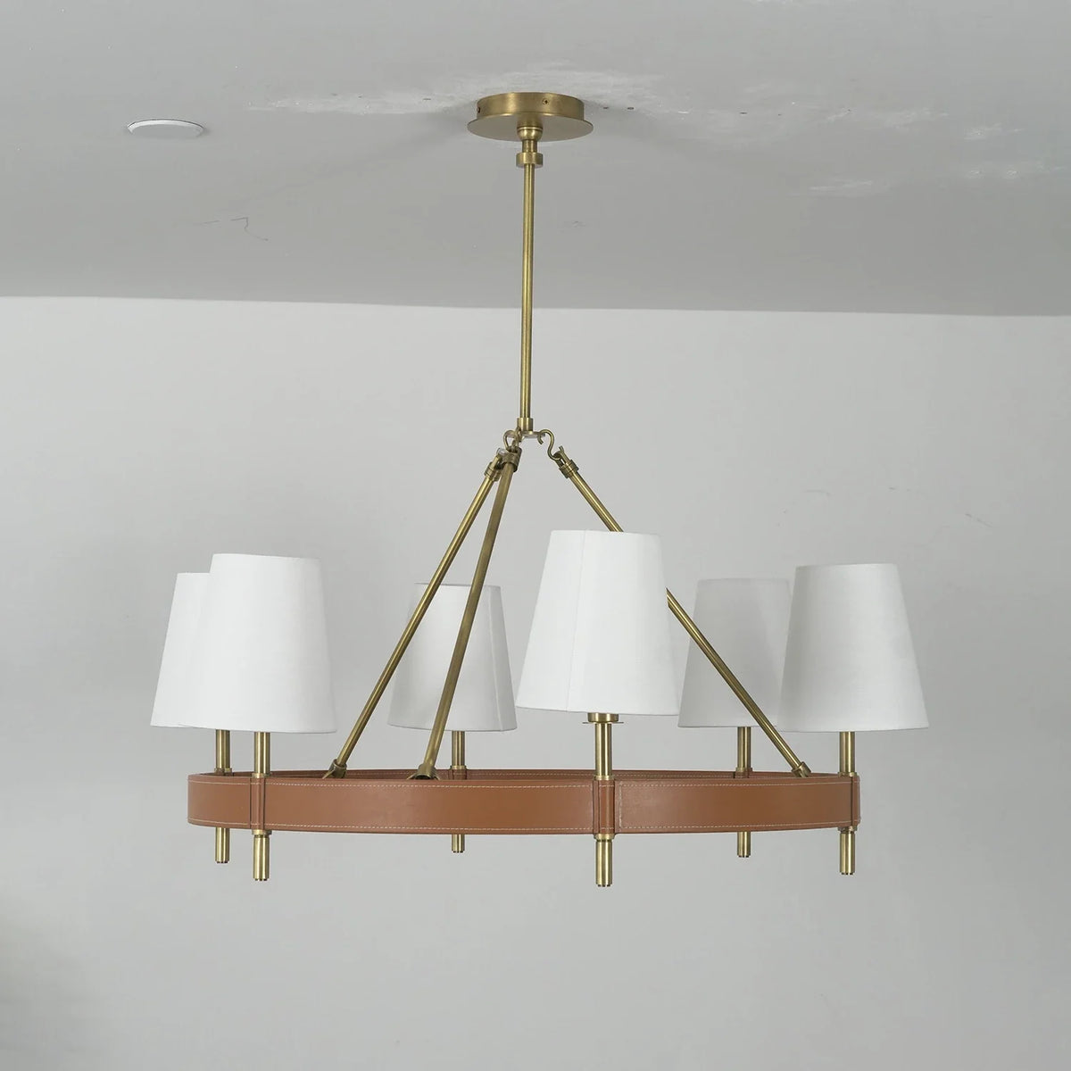 Bridell Leather-Wrapped Brass Chandelier – Brass detail 20