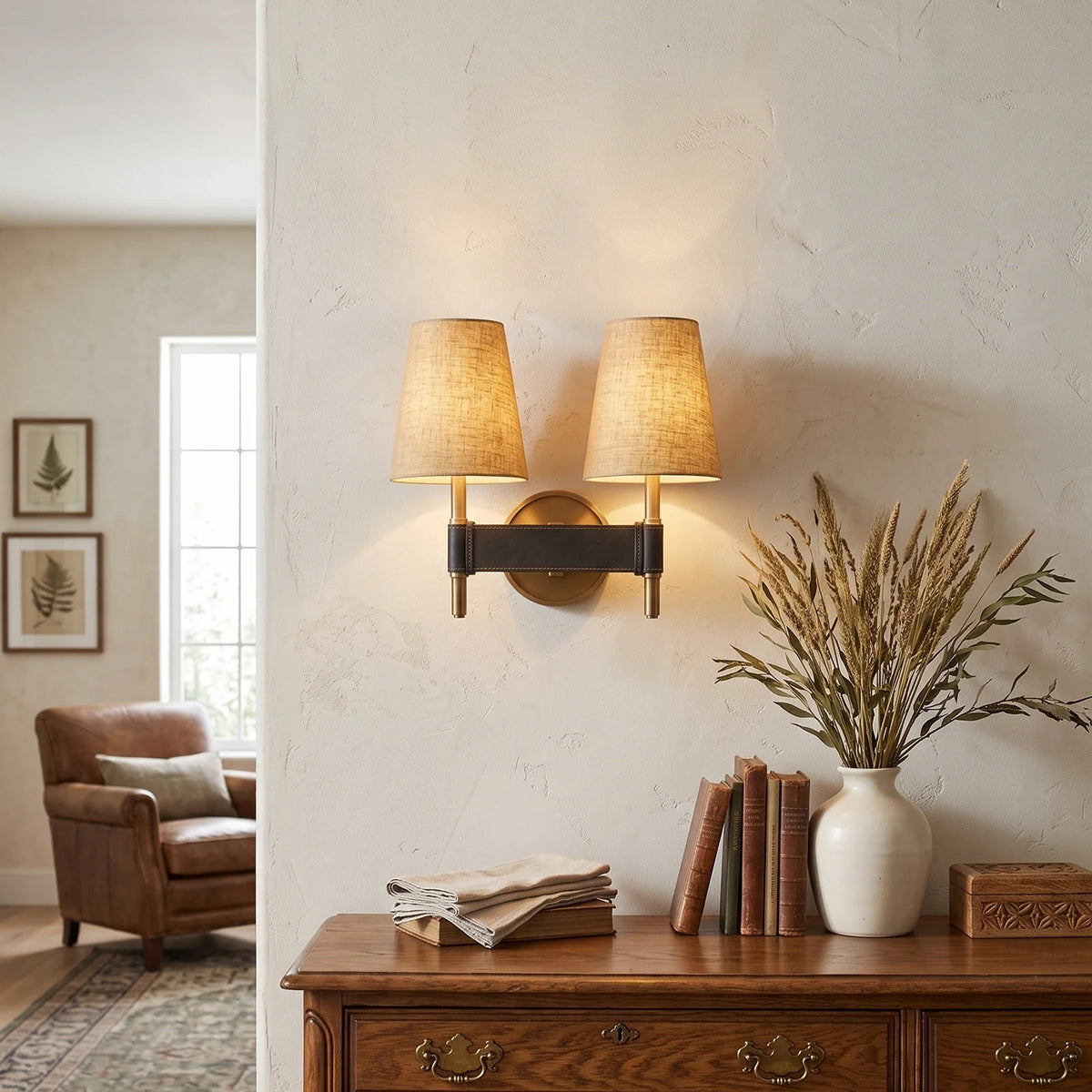 Bridell Leather-Wrapped Brass Wall Sconce – Brass detail 2