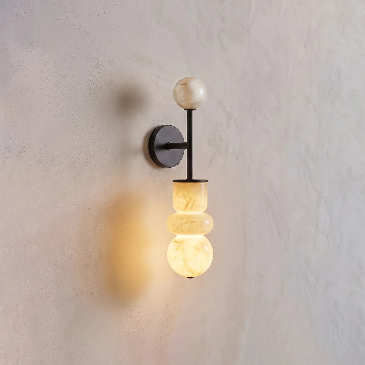 Cairn Alabaster Wall Sconce – Alabaster detail 17