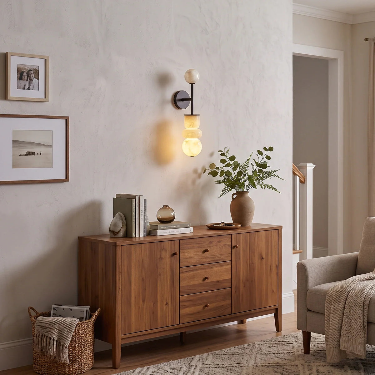 Cairn Alabaster Wall Sconce – Alabaster detail 4