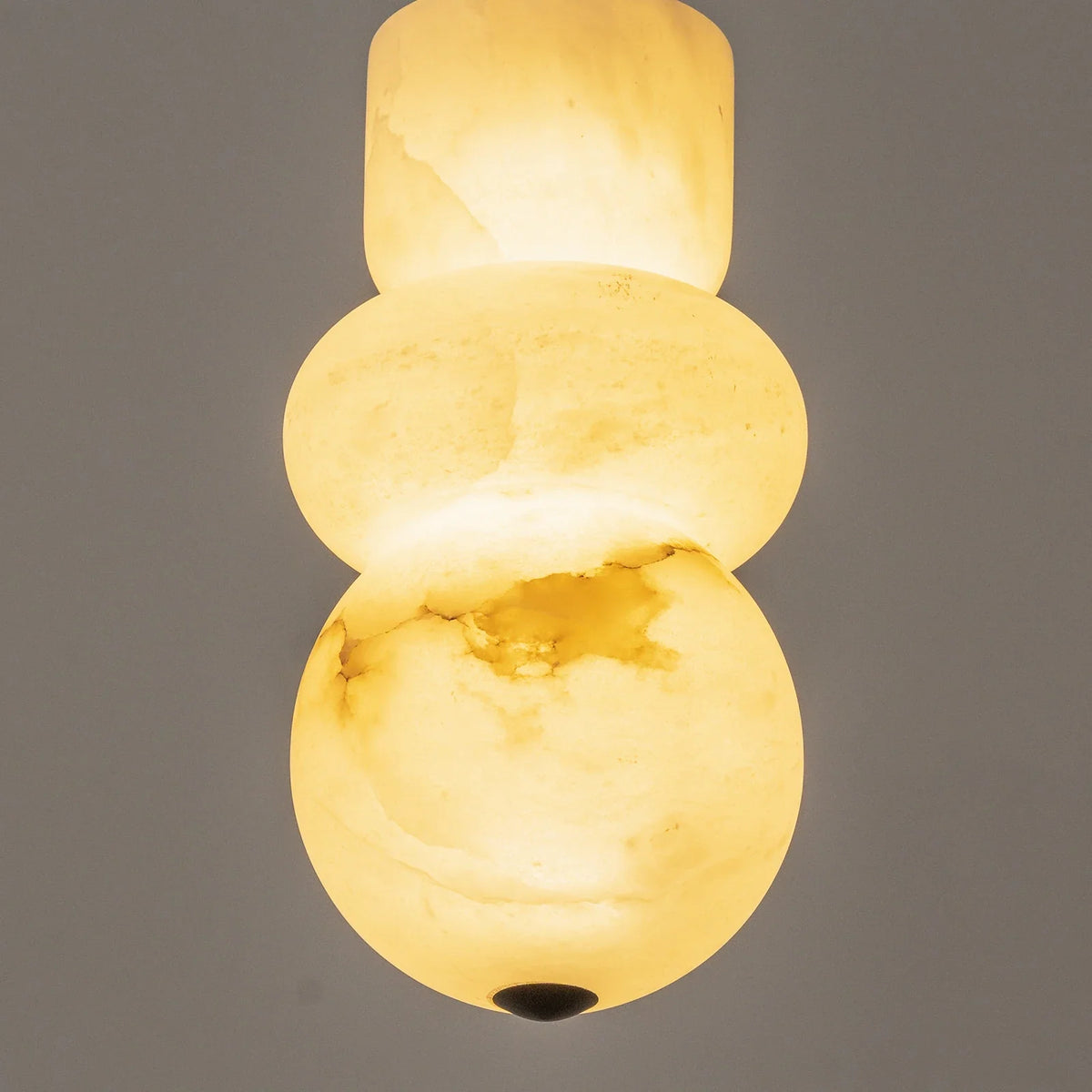 Cairn Alabaster Wall Sconce – Alabaster detail 12