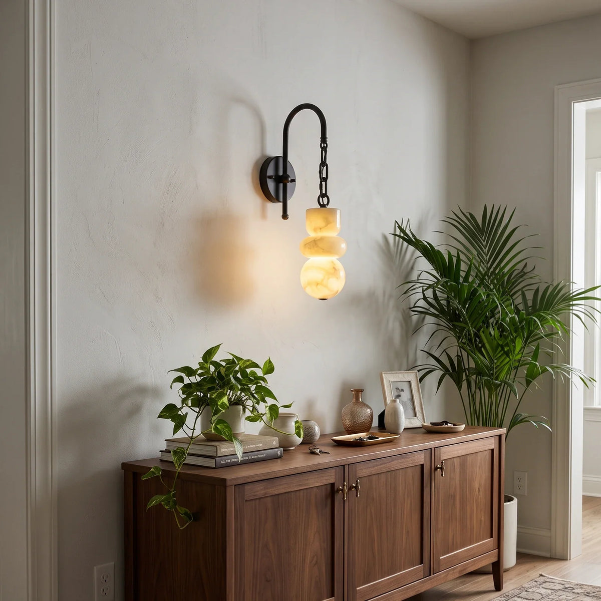 Cairn Alabaster Wall Sconce – Alabaster detail 2