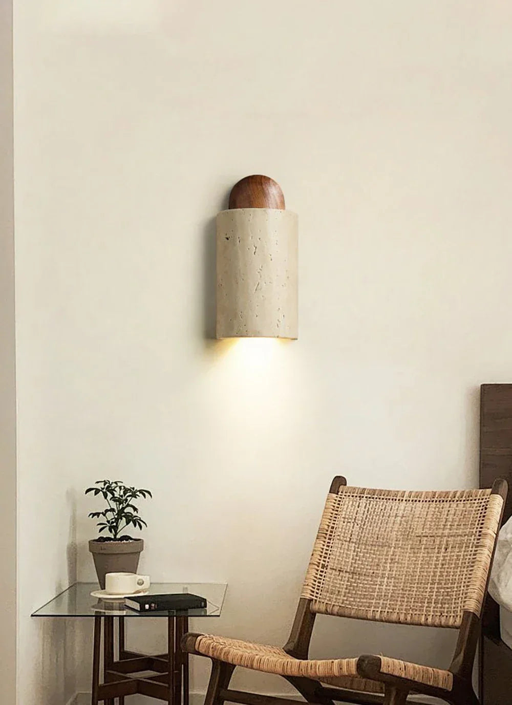 Caldara Capsule-Shaped Travertine Wall Lamp – Travertine detail 9