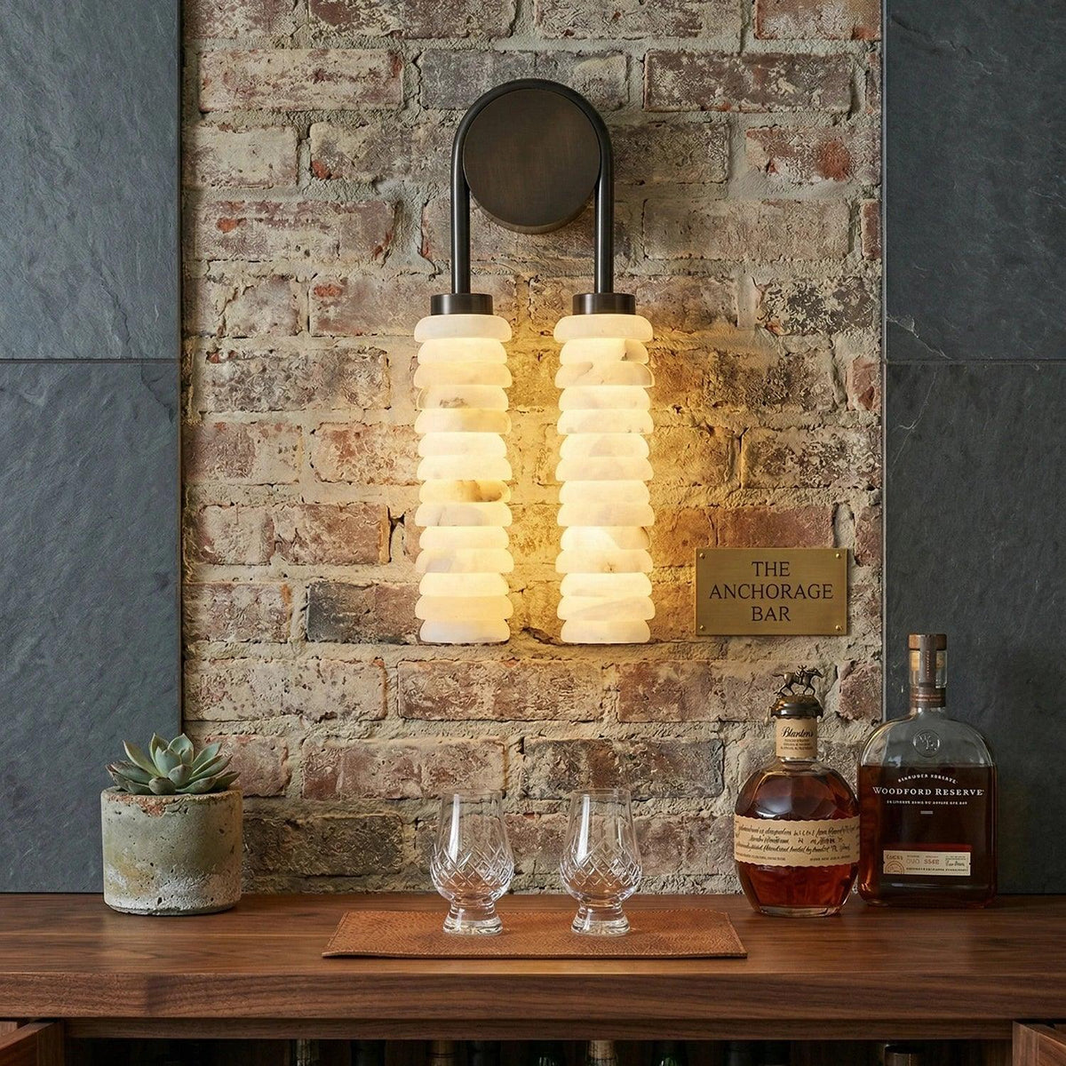 Calla Ribbed Alabaster Wall Sconce – Alabaster detail 2