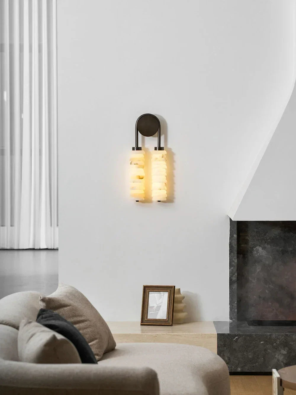 Calla Ribbed Alabaster Wall Sconce – Alabaster detail 14