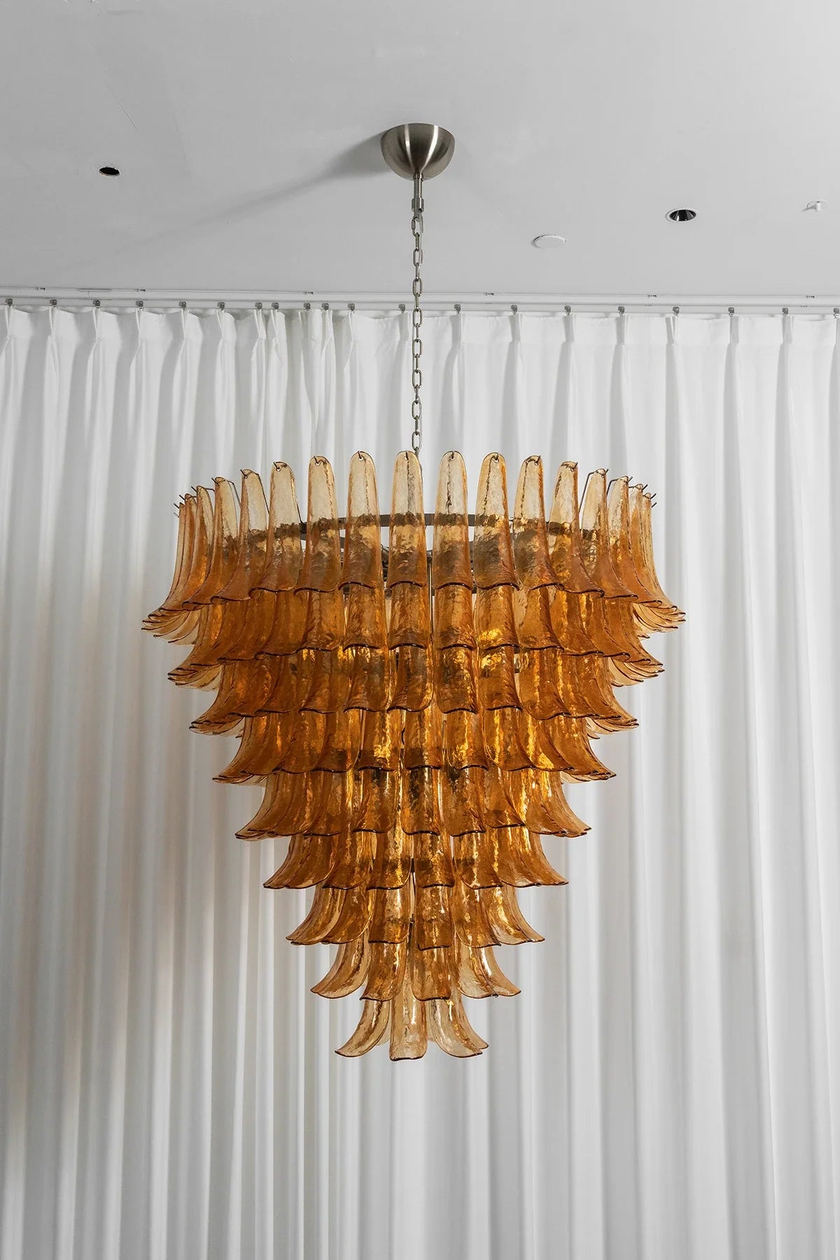 Camellia Glass Petal Chandelier – Glass detail 40