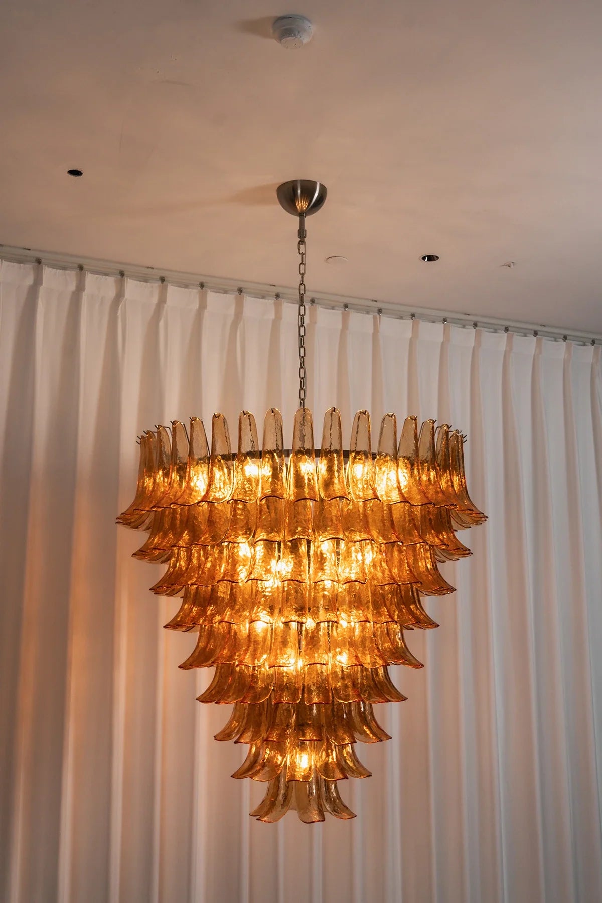 Camellia Glass Petal Chandelier – Glass detail 37