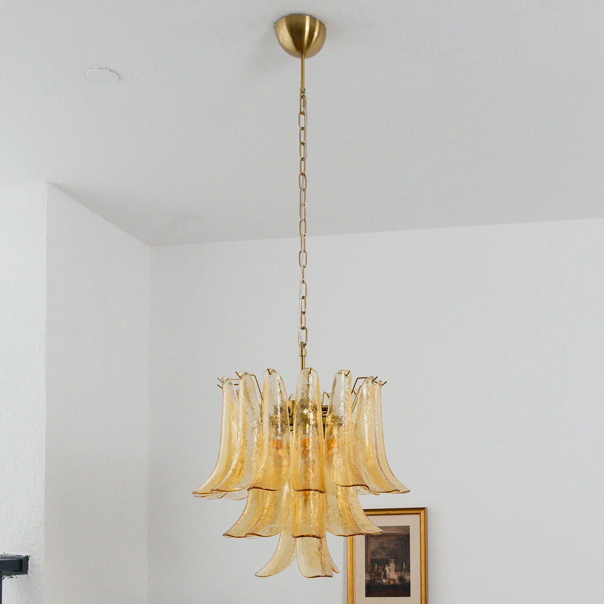 Camellia Glass Petal Chandelier – Glass detail 32