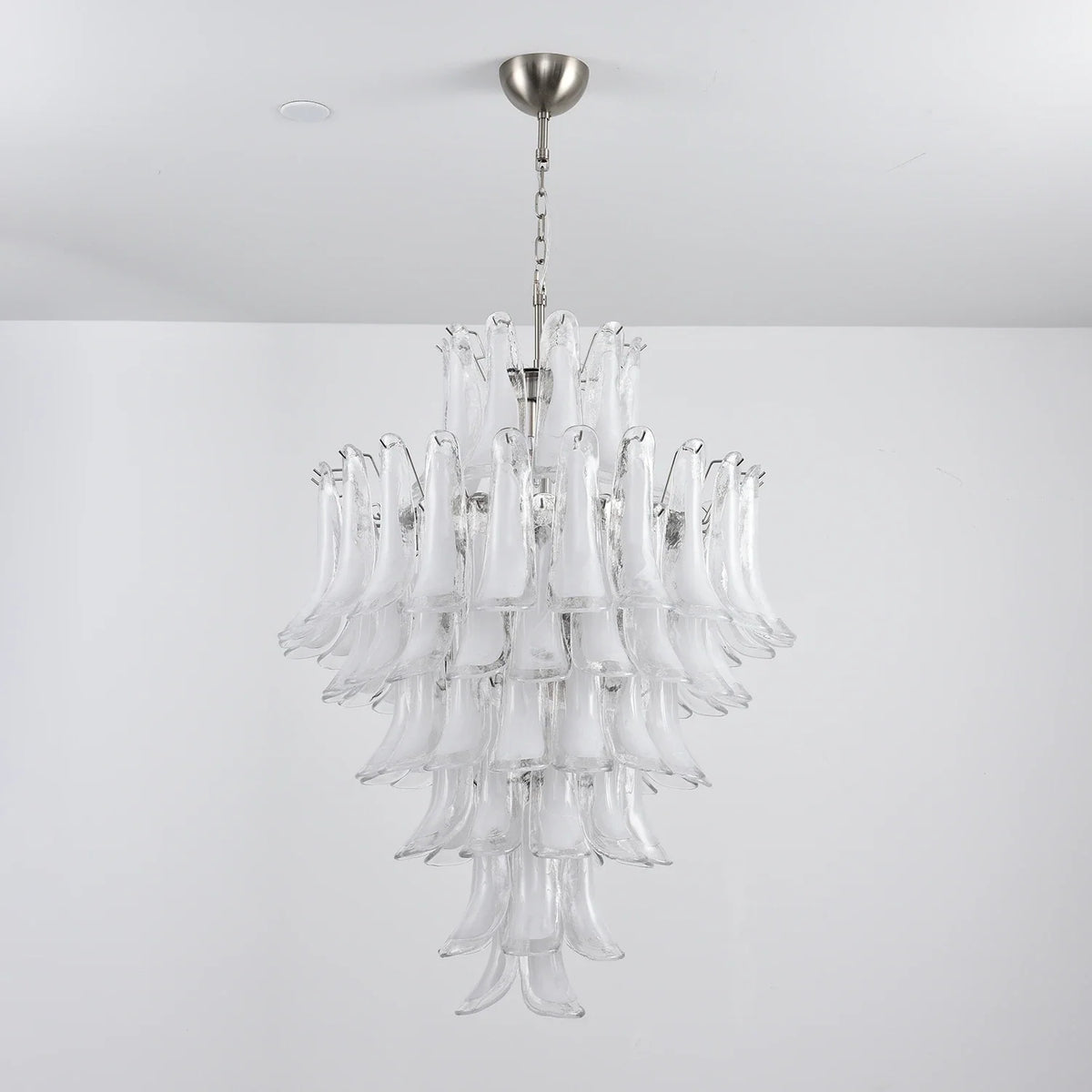 Camellia Glass Petal Chandelier – Glass detail 44