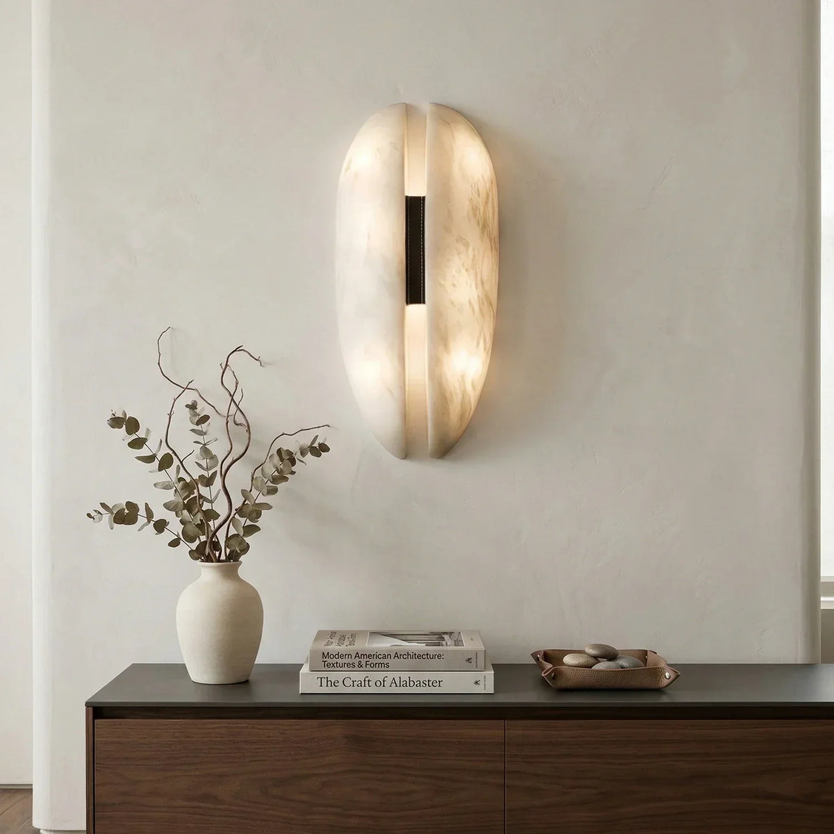 Capsule Alabaster Veil Leather Wall Light – Alabaster detail 3