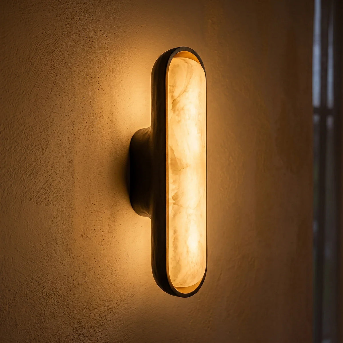 Capsule Chiarore Alabaster Wall Sconce – Alabaster detail 11