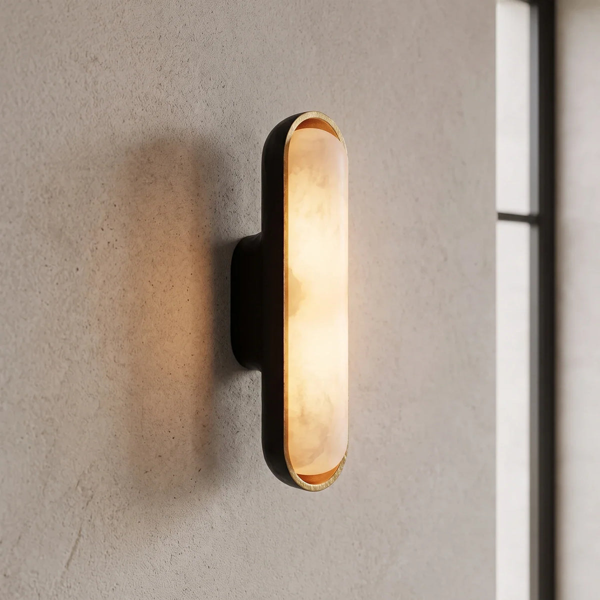Capsule Chiarore Alabaster Wall Sconce – Alabaster detail 10