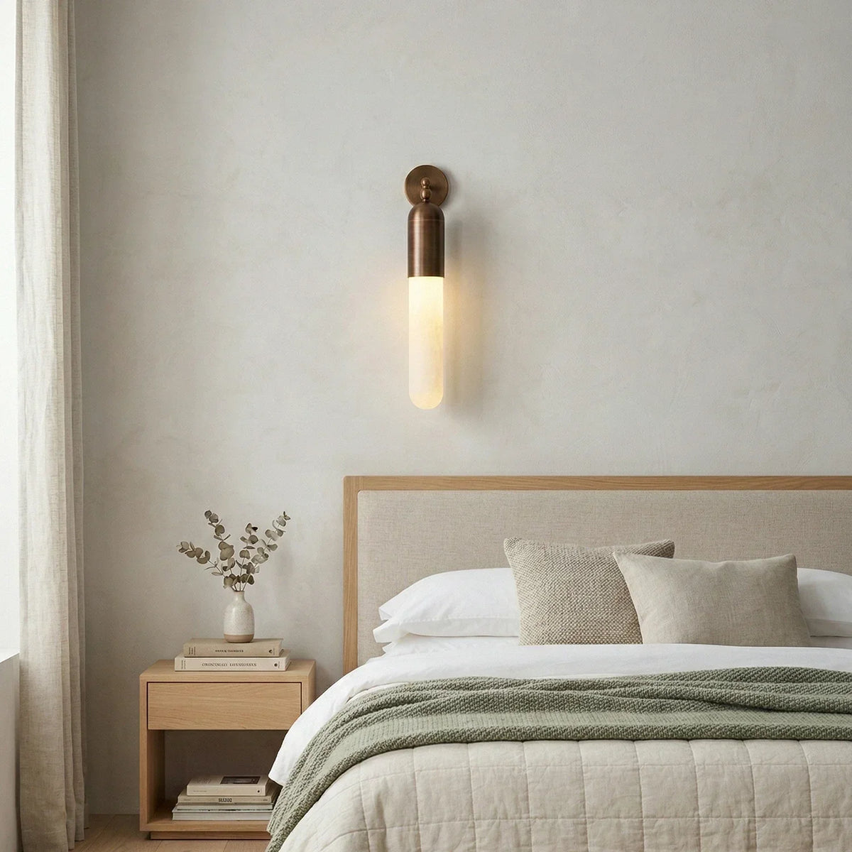 Capsule Linear Alabaster Wall Sconce – Alabaster detail 5