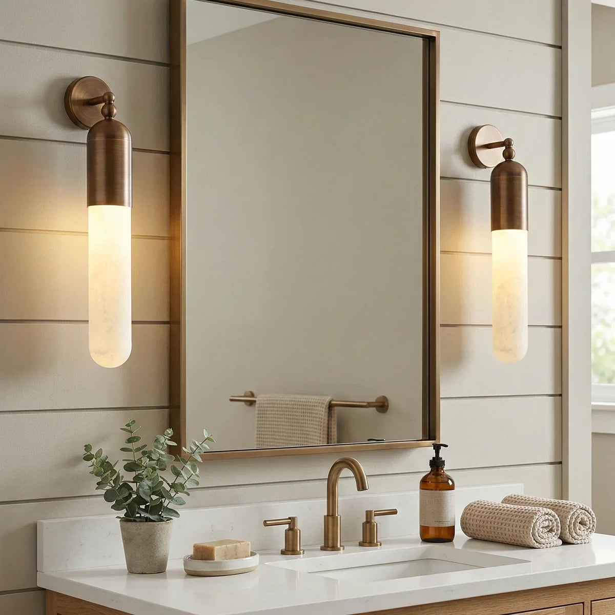 Capsule Linear Alabaster Wall Sconce – Alabaster detail 8