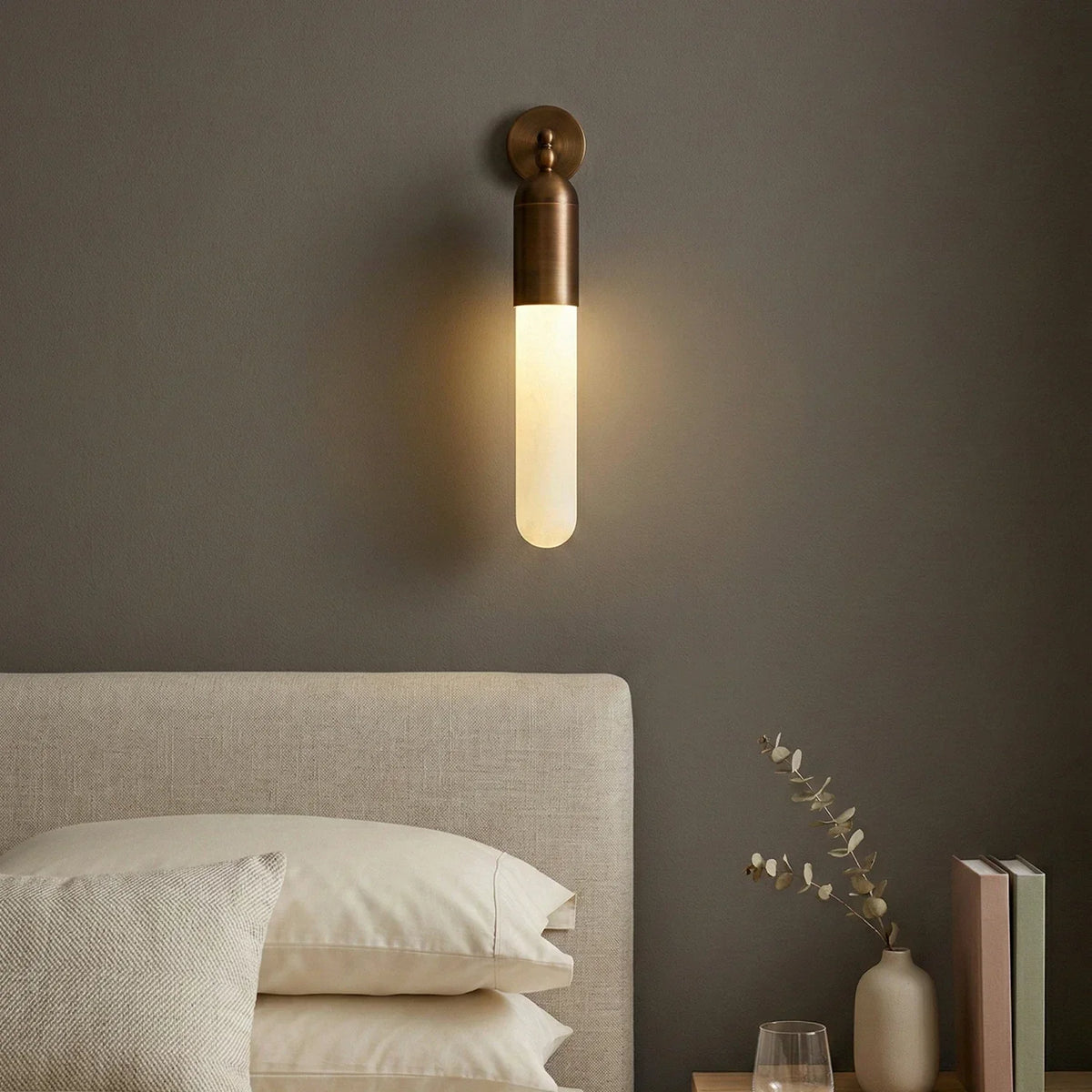 Capsule Linear Alabaster Wall Sconce – Alabaster detail 6